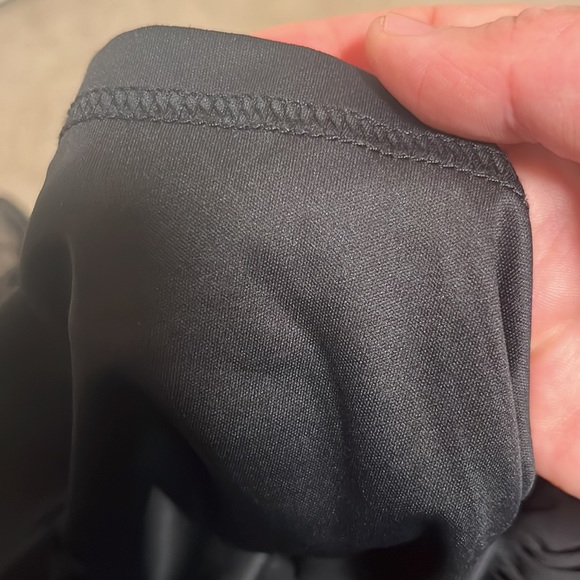 Black Frilled Miniskirt GU (uniqlo) EUC size L bought in Japan - Picture 3 of 4